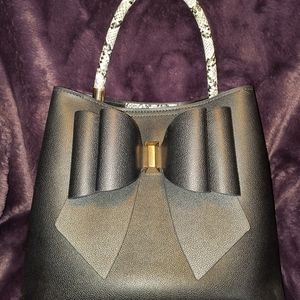 Crossi Black Lg 3D Bow Tie Purse w/Snakeskin Strap/Handle